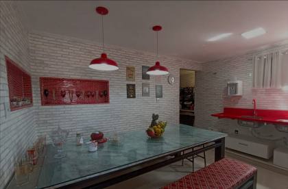Casa de Cond. Para Vender com 3/4, 2 suítes no Centro.