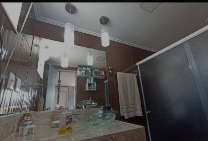 Casa de Cond. Para Vender com 3/4, 2 suítes no Centro.
