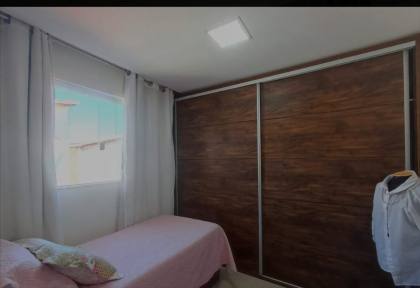 Casa de Cond. Para Vender com 3/4, 2 suítes no Centro.