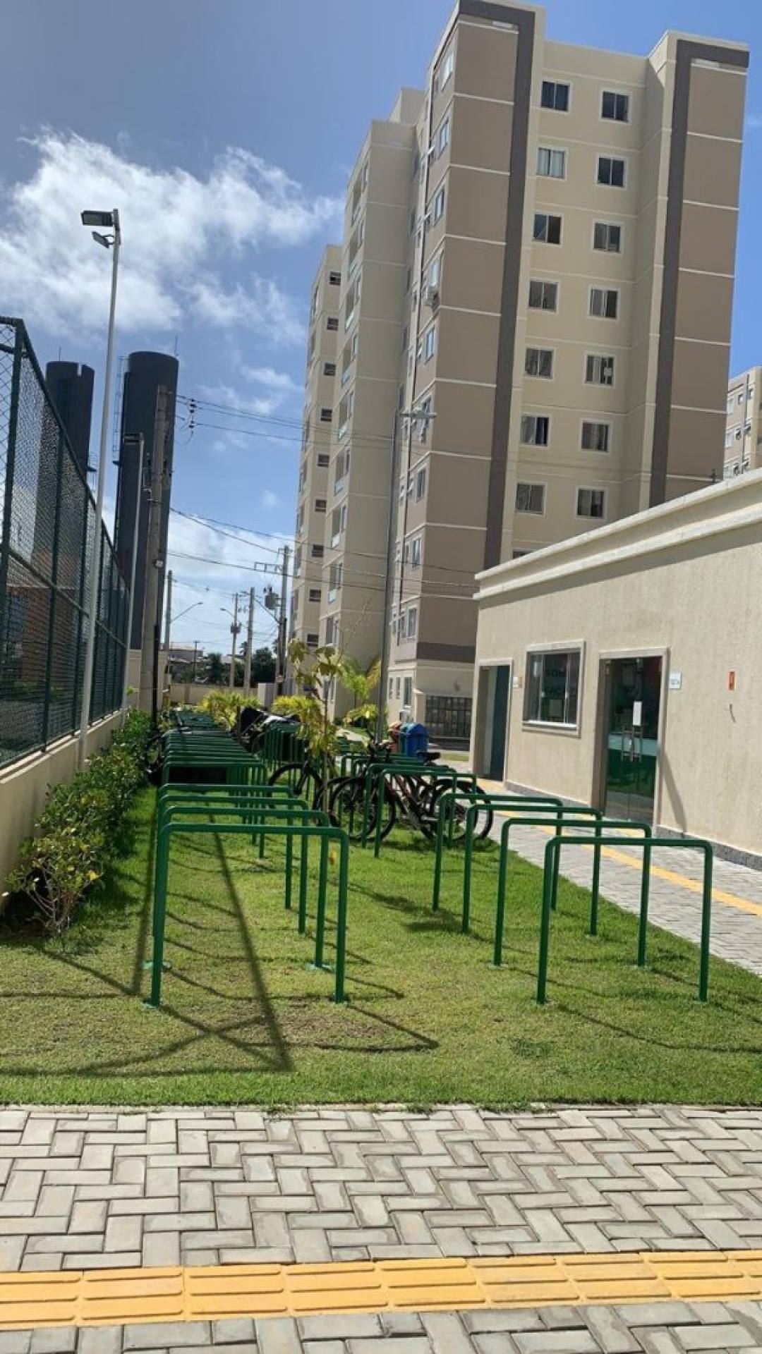 Apartamento á Venda com 2/4, sendo 1 suíte no Condomínio solar do porto.