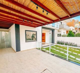 Casa á Venda com 4/4, sendo 3 suítes no condomínio Solares.