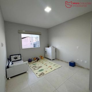 Casa á Venda com 4/4, sendo 3 suítes no condomínio Solares.