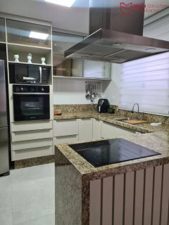 ? Casa Solta Espetacular à Venda em Condomínio Fechado – Pitangueiras, Lauro de Freitas ✨ 4 Suítes | Piscina Privativa | Energia Solar | R$ 890.000,00