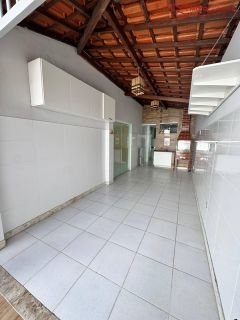 Casa no cond. Flora Residence, 4 Suítes com energia solar.