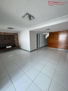 Casa no cond. Flora Residence, 4 Suítes com energia solar.