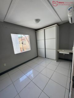 Casa no cond. Flora Residence, 4 Suítes com energia solar.
