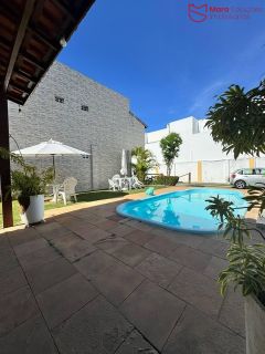 Casa no cond. Flora Residence, 4 Suítes com energia solar.