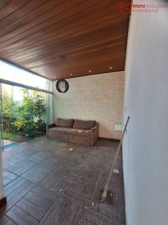 Casa Para Alugar Com 4/4, sendo 3 suites no Foz do Joanes - Buraquinho.