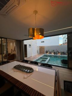 Casa dos Sonhos à Venda na Priscila Dutra — PORTEIRA FECHADA