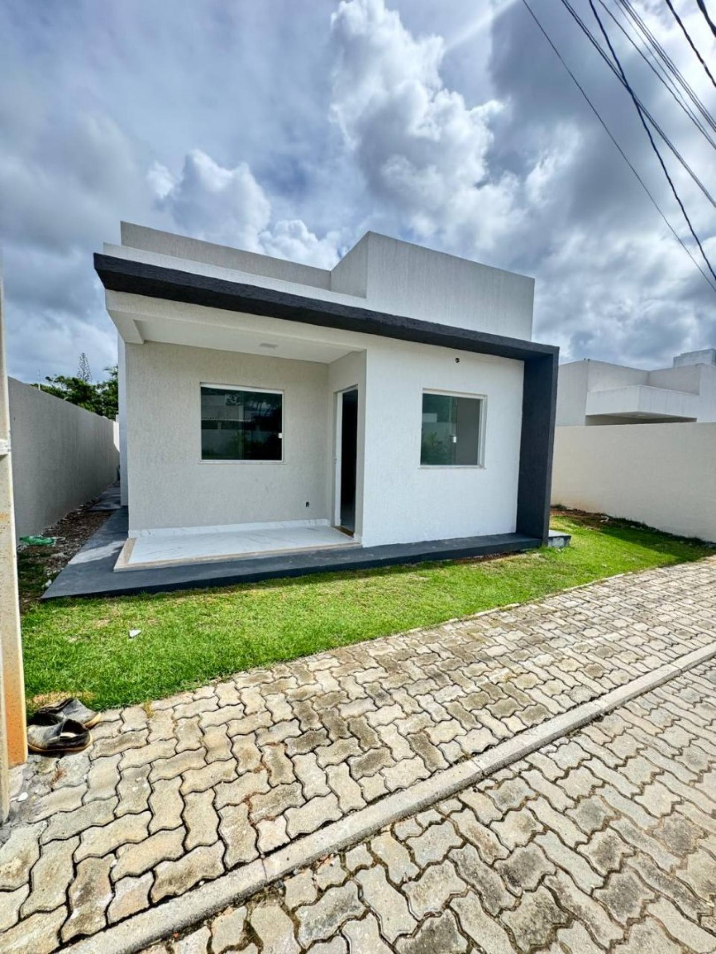 Casa Térrea em Condomínio Fechado – Abrantes Conforto, segurança e lazer para sua família.