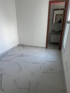 Apartamento Para Alugar com 2/4, sendo 1 suíte no Condomínio solar do Porto.