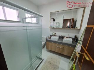 CASA ESPETACULAR NO ALPHAVILLE LITORAL NORTE II