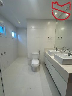 Casa à Venda em Alphaville Litoral Norte 1 – R$ 1.850.000.