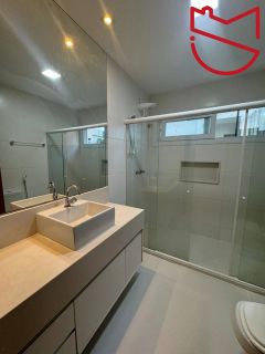 Casa à Venda em Alphaville Litoral Norte 1 – R$ 1.850.000.