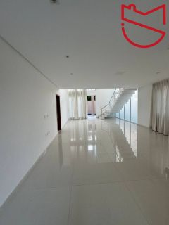 Casa à Venda em Alphaville Litoral Norte 1 – R$ 1.850.000.