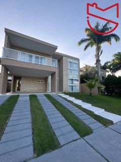 Casa à Venda em Alphaville Litoral Norte 1 – R$ 1.850.000.