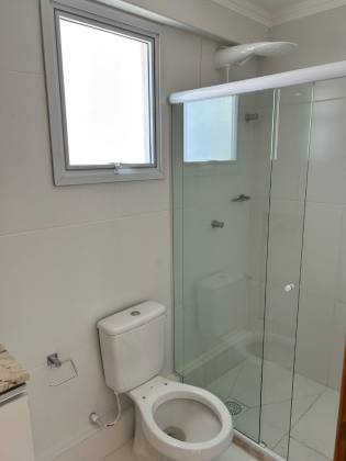 APT 03 Suítes com armários e ar condicionados novos, nascente total.