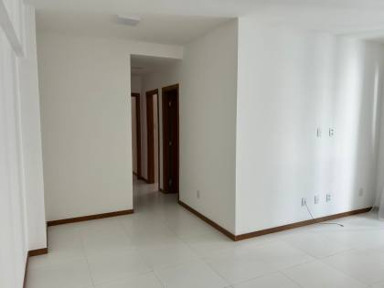 APT 03 Suítes com armários e ar condicionados novos, nascente total.