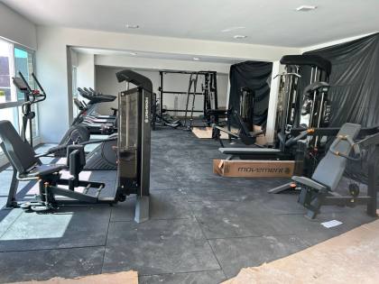APT 03 Suítes com armários e ar condicionados novos, nascente total.