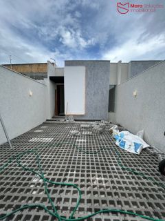 Casa Térrea Moderna á Venda com 3/4, sendo 1 suíte no Centro de Lauro De Freitas.