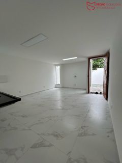 Casa Térrea Moderna á Venda com 3/4, sendo 1 suíte no Centro de Lauro De Freitas.