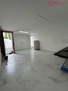 Casa Térrea Moderna á Venda com 3/4, sendo 1 suíte no Centro de Lauro De Freitas.