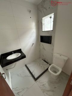 Casa Térrea Moderna á Venda com 3/4, sendo 1 suíte no Centro de Lauro De Freitas.