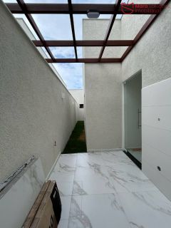 Casa Térrea Moderna á Venda com 3/4, sendo 1 suíte no Centro de Lauro De Freitas.