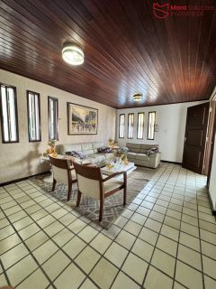 Casa estilo colonial com 700m2 de terreno na praia do Flamengo / Ipitanga - 200m da orla