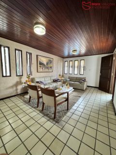 Casa estilo colonial com 700m2 de terreno na praia do Flamengo / Ipitanga - 200m da orla