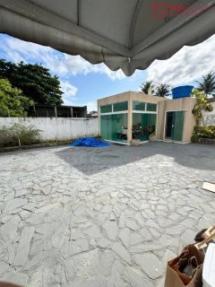 Casa estilo colonial com 700m2 de terreno na praia do Flamengo / Ipitanga - 200m da orla