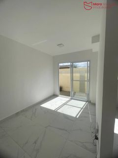 Apartamento encantador com garden privativo em Buraquinho.