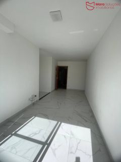 Apartamento encantador com garden privativo em Buraquinho.