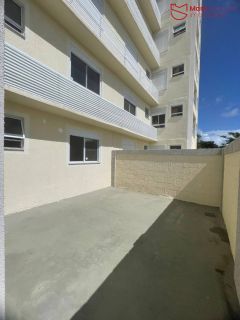 Apartamento encantador com garden privativo em Buraquinho.