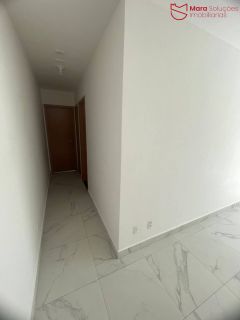 Apartamento encantador com garden privativo em Buraquinho.
