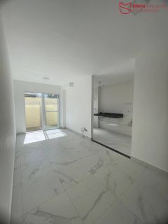 Apartamento encantador com garden privativo em Buraquinho.
