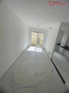Apartamento encantador com garden privativo em Buraquinho.