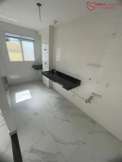 Apartamento encantador com garden privativo em Buraquinho.
