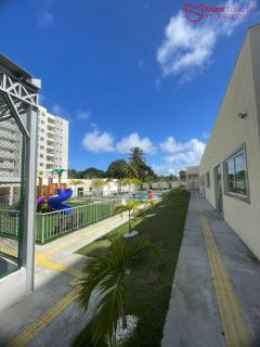 Apartamento encantador com garden privativo em Buraquinho.