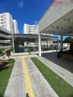 Apartamento encantador com garden privativo em Buraquinho.
