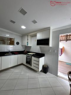 Casa à Venda no Condomínio Portão do Sol – Praia de Buraquinho.