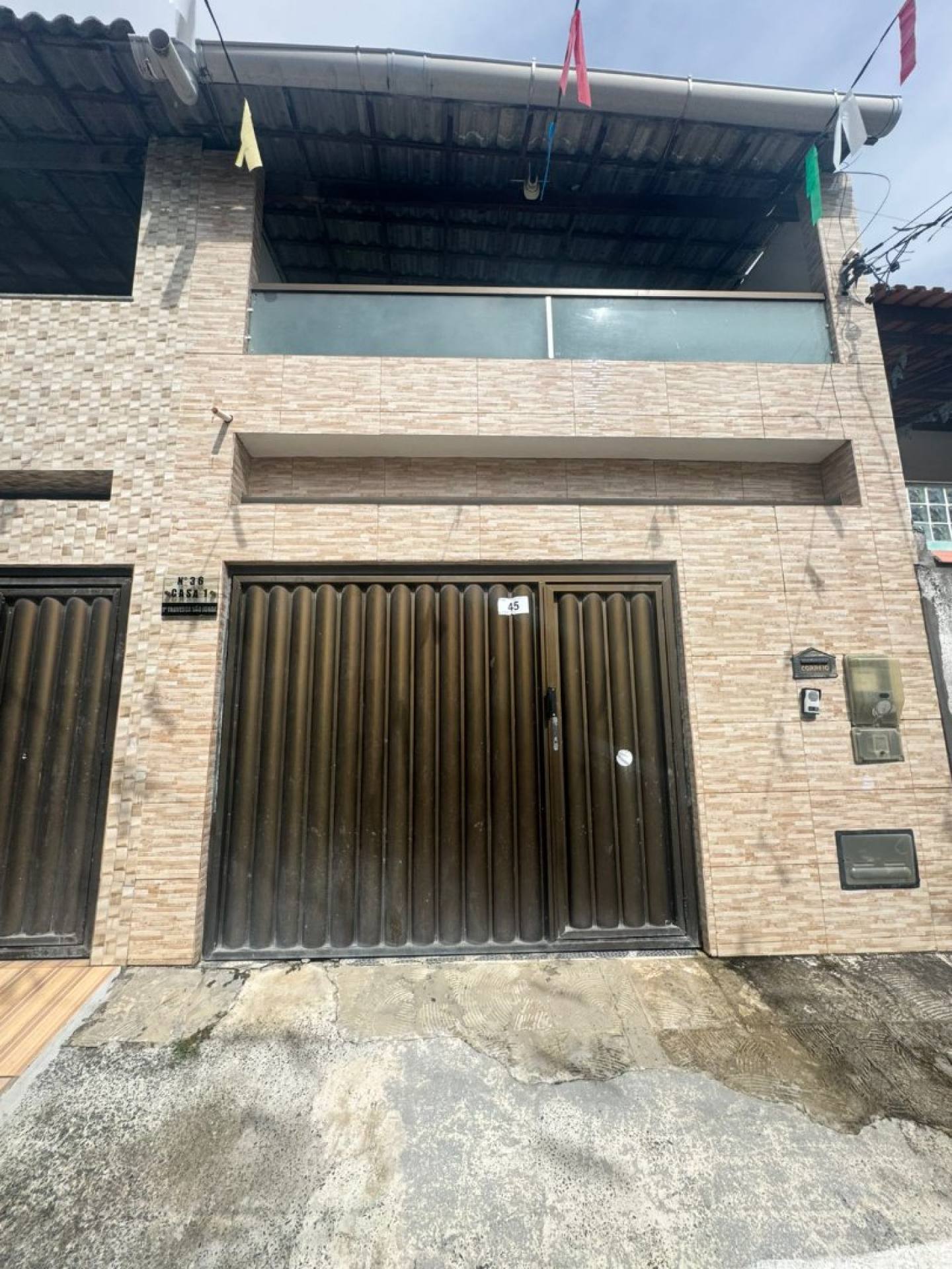 Casa individual à venda no centro de Lauro de Freitas – R$ 360.000,00.