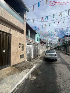 Casa individual à venda no centro de Lauro de Freitas – R$ 360.000,00.