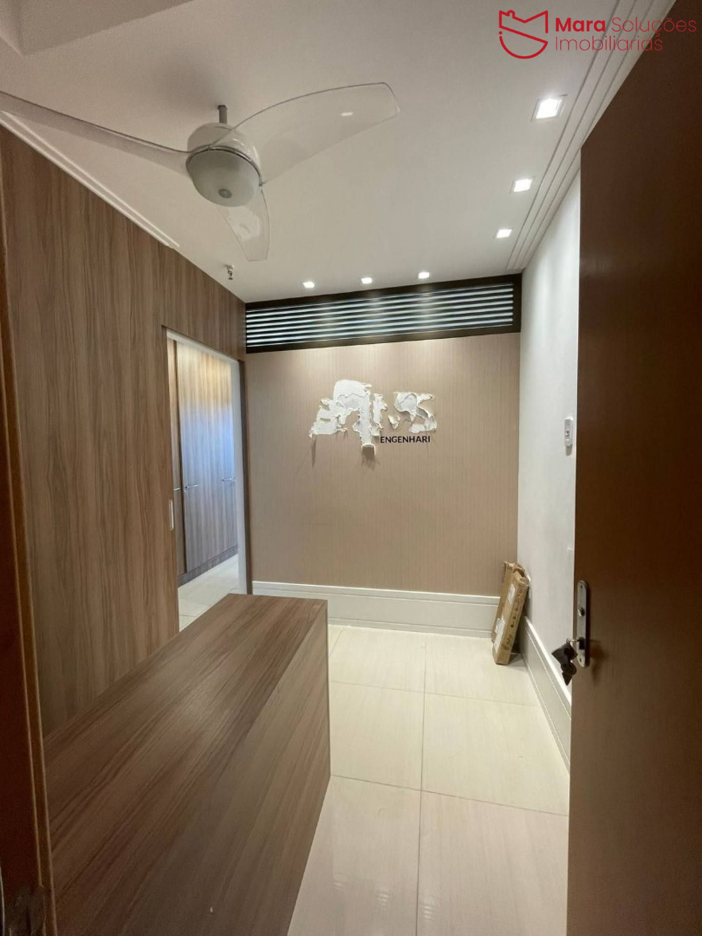 Sala comercial no Hangar business.