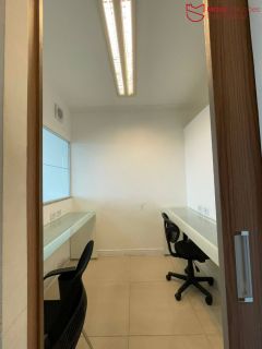 Sala comercial no Hangar business.
