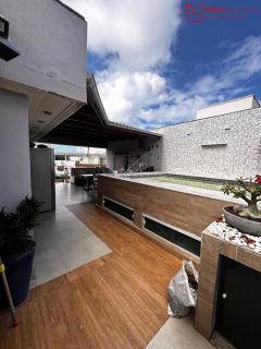 Linda Cobertura Duplex com Piscina e Área Gourmet em Buraquinho.