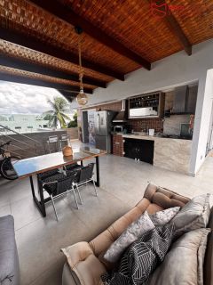 Linda Cobertura Duplex com Piscina e Área Gourmet em Buraquinho.