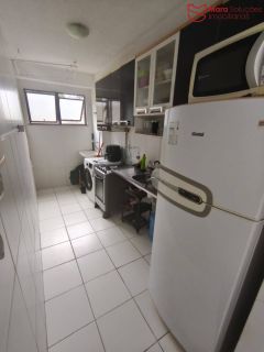 VENDO APARTAMENTO  2/4 COM SUITE MOBILIADO NO CONDOMINIO VARANDAS DO VALE.
