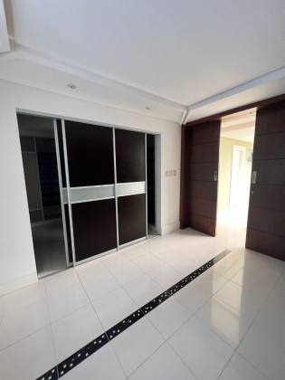 Casa alto padrão cond. Horto Vilas – 4 suítes.
