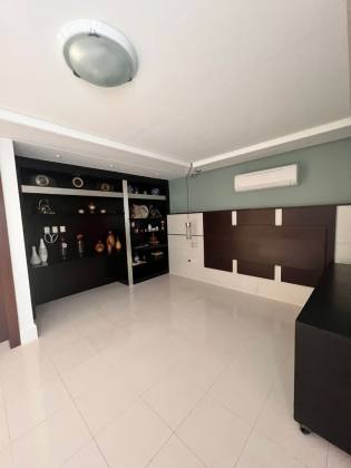 Casa alto padrão cond. Horto Vilas – 4 suítes.